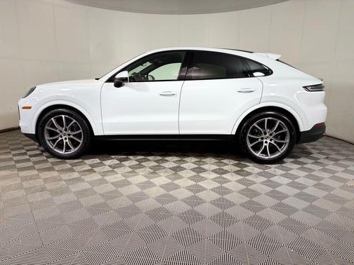 White 2025 Porsche Cayenne Cayenne