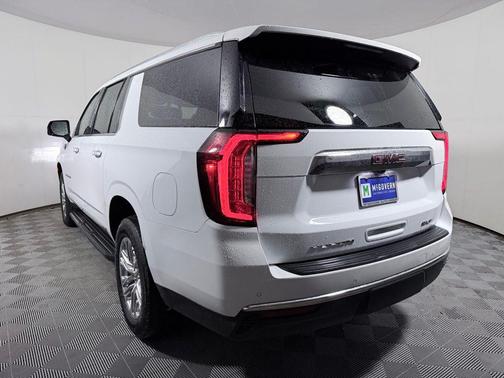 Summit White 2022 GMC Yukon XL SLT