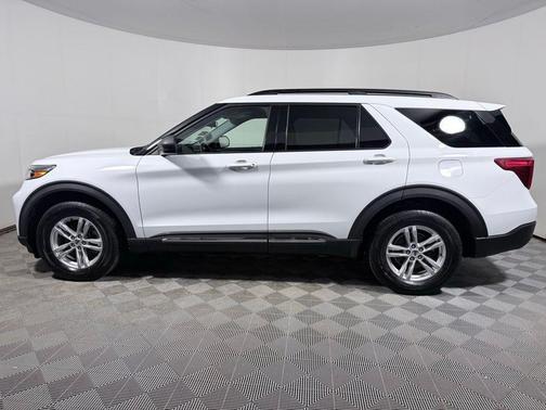 Oxford White 2021 Ford Explorer XLT