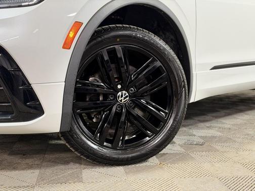 2022 Volkswagen Tiguan 2.0T SE R-Line Black 4MOTION