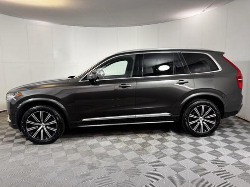 2022 Volvo XC90 T6 Inscription
