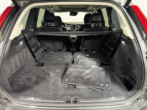 2022 Volvo XC90 T6 Inscription