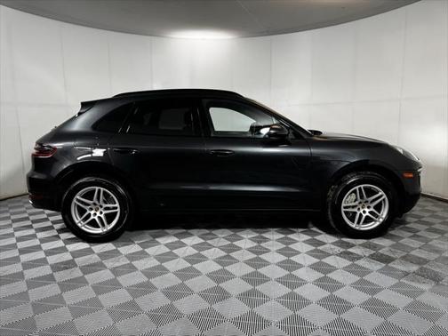 2018 Porsche Macan Base