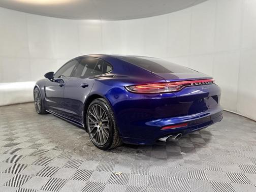 2023 Porsche Panamera 4