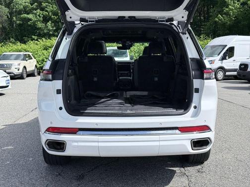 Bright White Clearcoat 2022 Jeep Grand Cherokee L Overland