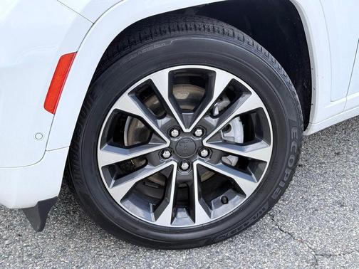 Bright White Clearcoat 2022 Jeep Grand Cherokee L Overland