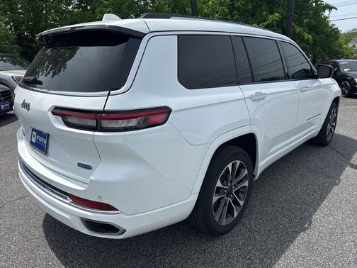 Bright White Clearcoat 2022 Jeep Grand Cherokee L Overland