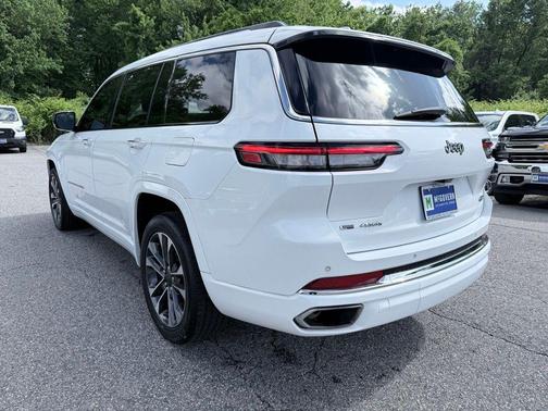 Bright White Clearcoat 2022 Jeep Grand Cherokee L Overland