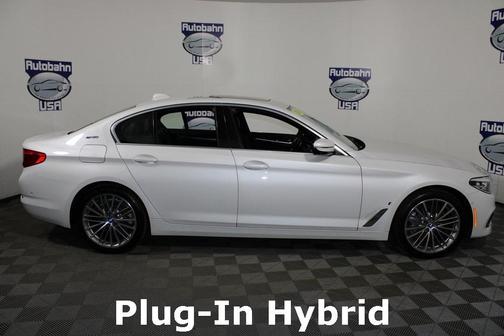 Photo 2 of 53 of 2019 BMW 530e xDrive iPerformance