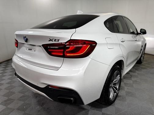 2016 BMW X6 xDrive50i