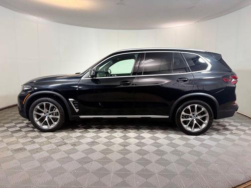 Black Sapphire 2024 BMW X5 xDrive40i