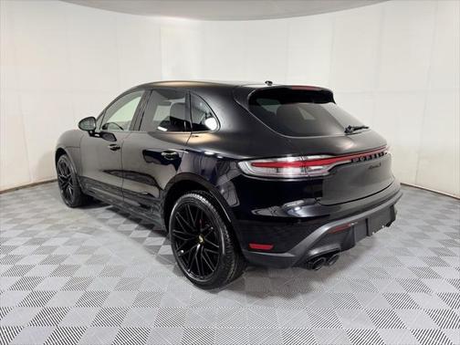2023 Porsche Macan Base
