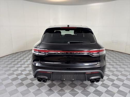 2023 Porsche Macan Base
