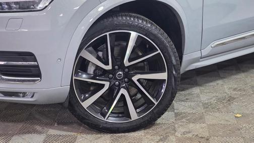 2024 Volvo XC90 B6 Plus Bright Theme 6-Seater