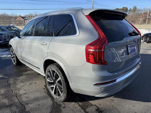 2024 Volvo XC90 B6 Plus Bright Theme 6-Seater
