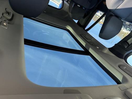 2024 Volvo XC90 B6 Plus Bright Theme 6-Seater