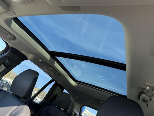 2024 Volvo XC90 B6 Plus Bright Theme 6-Seater