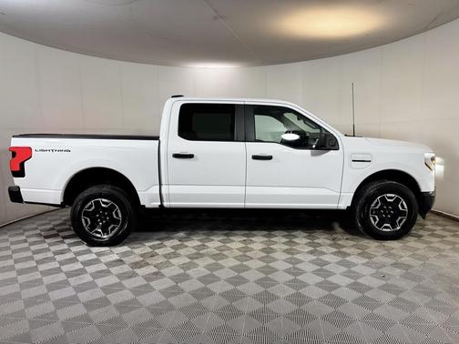 2022 Ford F-150 Lightning Pro