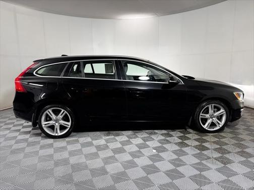 2016 Volvo V60 T5 Platinum