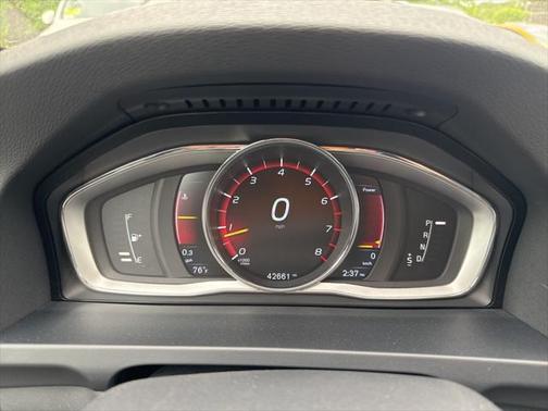 2016 Volvo V60 T5 Platinum