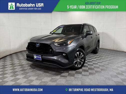 2022 Toyota Highlander Hybrid XLE