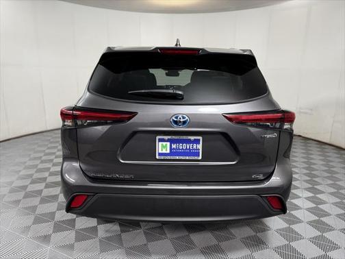 2022 Toyota Highlander Hybrid XLE