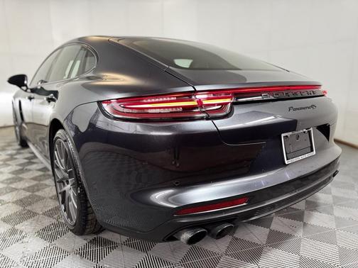 2018 Porsche Panamera 4S