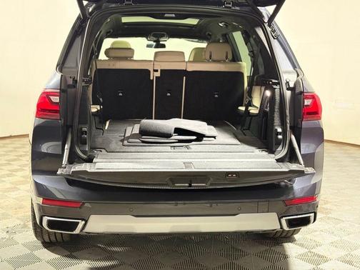 Arctic Gray Metallic 2020 BMW X7 xDrive40i
