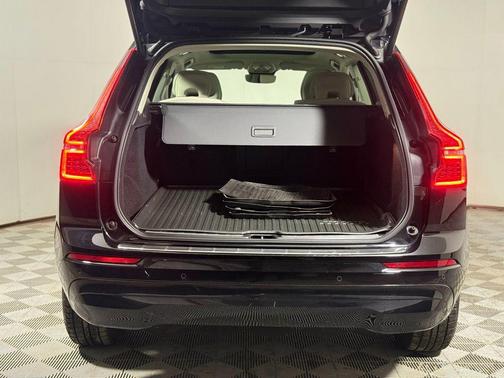 Black 2023 Volvo XC60 B5 Core