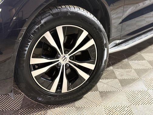 Black 2023 Volvo XC60 B5 Core