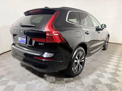 Black 2023 Volvo XC60 B5 Core