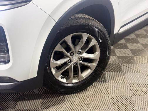 Quartz White 2019 Hyundai SANTA FE SEL 2.4