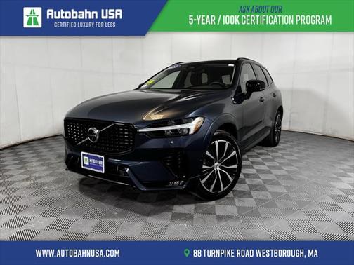 2023 Volvo XC60 B5 Plus Dark Theme