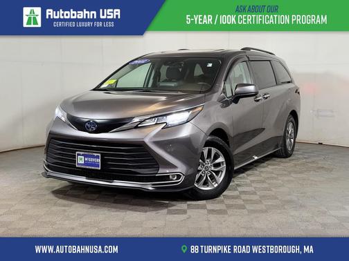 2022 Toyota Sienna XLE