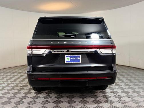 Starlight Gray Premium Colorant 2023 Lincoln Navigator Reserve