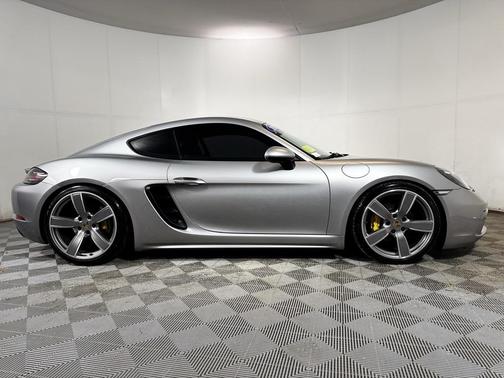 2019 Porsche 718 Cayman 