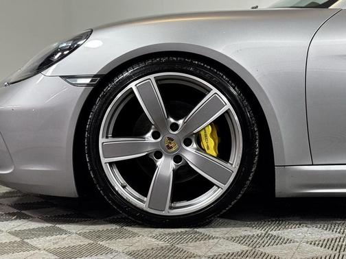 2019 Porsche 718 Cayman 