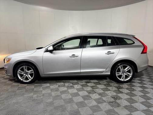 2015 Volvo V60 T5 Platinum