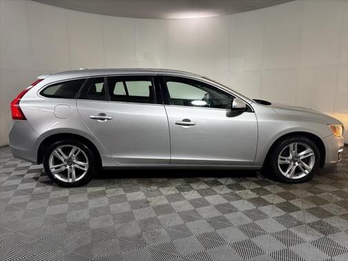 2015 Volvo V60 T5 Platinum