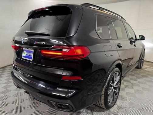 2022 BMW X7 M50i