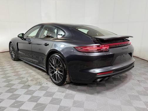 2018 Porsche Panamera 4S
