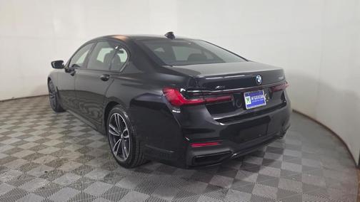 2021 BMW 750 i xDrive