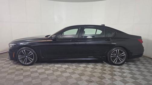 Black Sapphire Metallic 2021 BMW 750 i xDrive