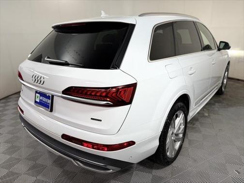 2022 Audi Q7 55 Premium Plus