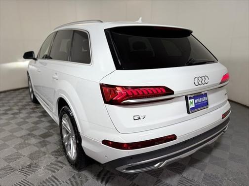 2022 Audi Q7 55 Premium Plus
