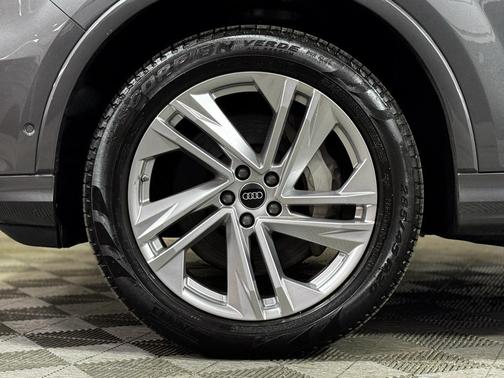 2022 Audi Q7 45 Premium