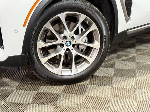 Alpine White 2024 BMW X5 xDrive40i