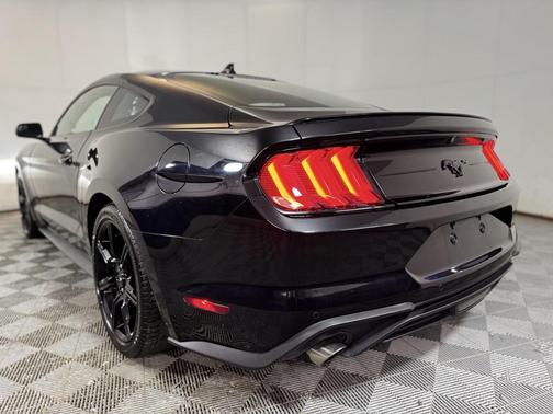 2020 Ford Mustang EcoBoost