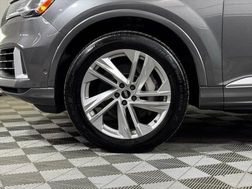 2021 Audi Q7 55 Premium Plus