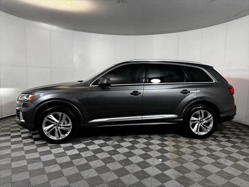 2021 Audi Q7 55 Premium Plus